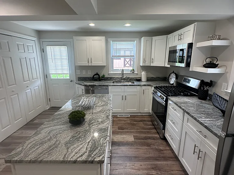 2062 Elmbrook Ln — Photo 17