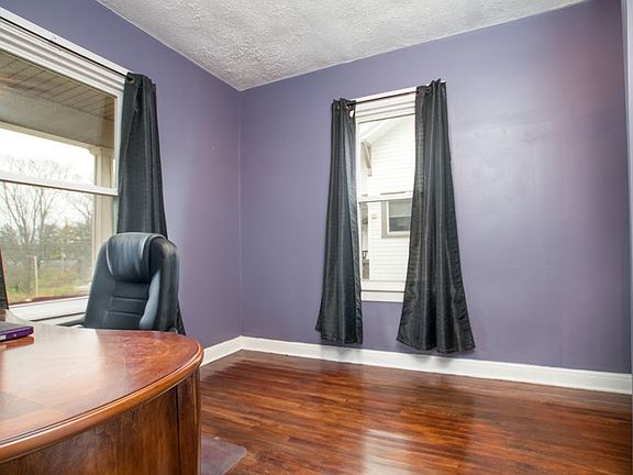 5th image of 818 E Linden Ave