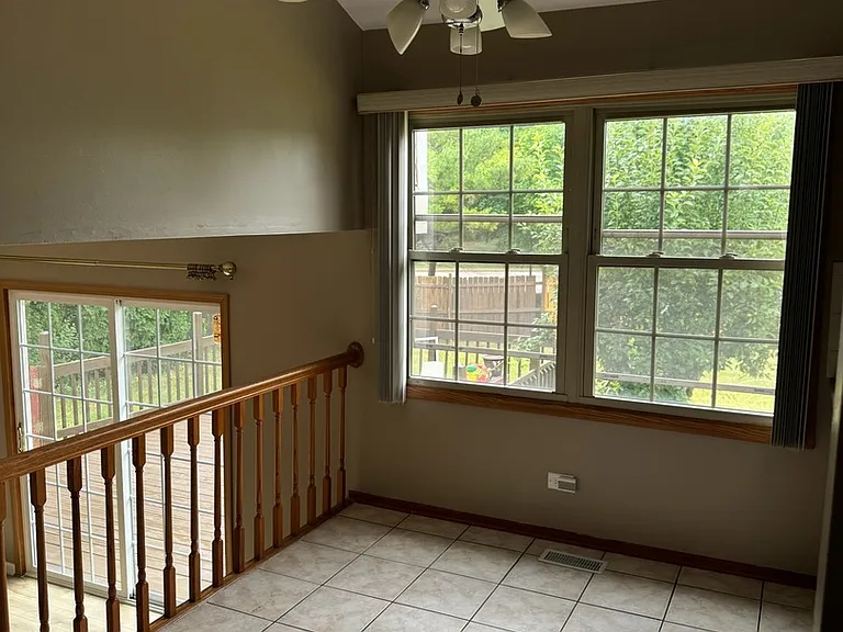 2404 Kenmore Ct — Photo 25
