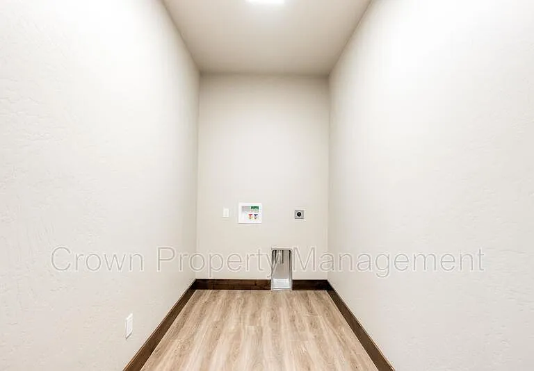 4032 Snowberry Ave — Photo 14