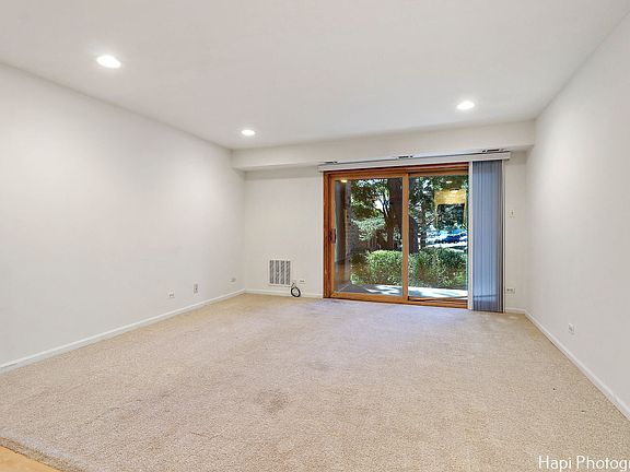 3rd image of 1100 E Randville Dr Unit 103
