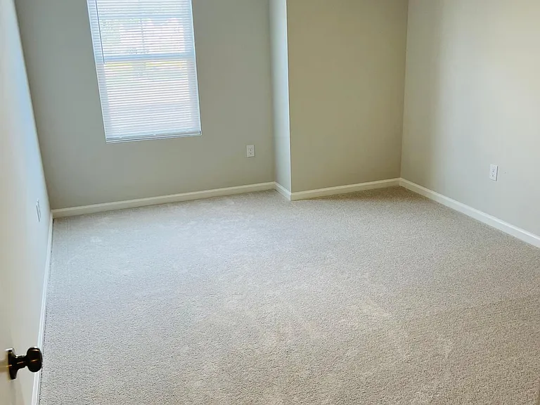 1009 Aberleigh Ln — Photo 18