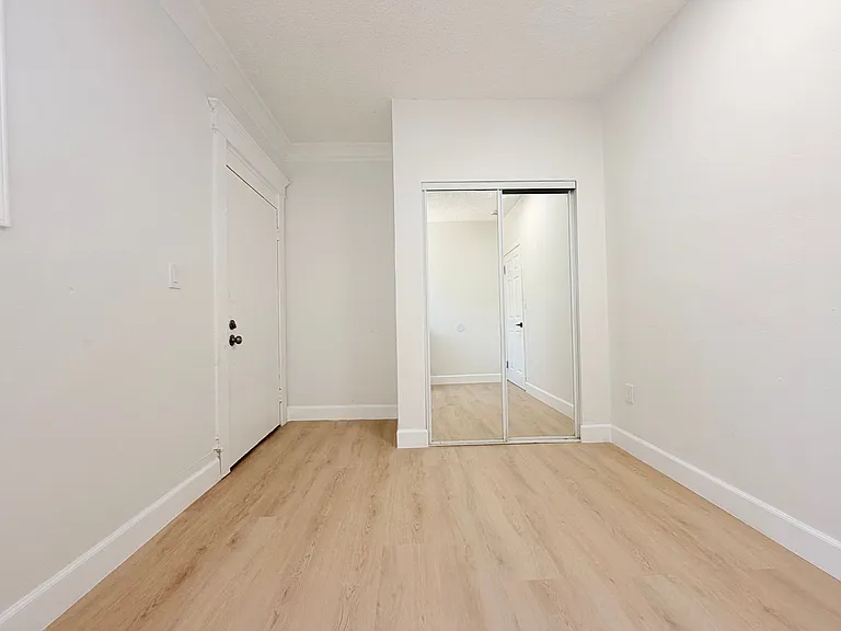 4705 Willowbrook Ave — Photo 8