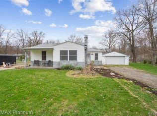 2837 Jackson Blvd, Highland, MI 48356