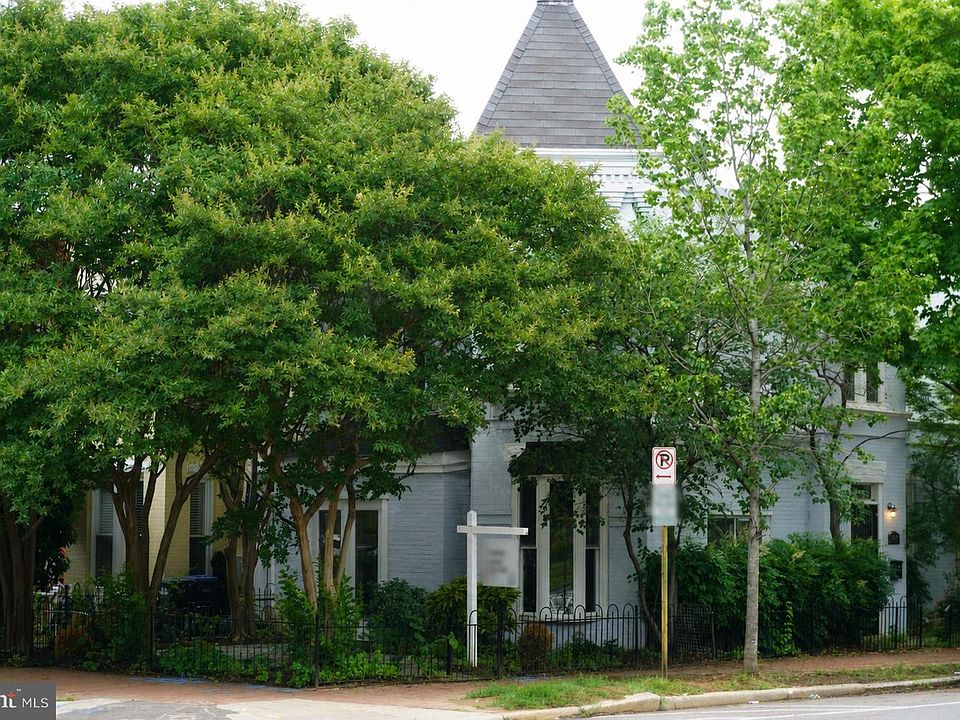 1st image of 1200 D St NE