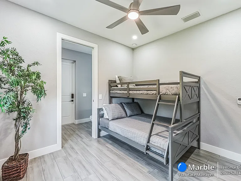 4618 Catalina Ln — Photo 25