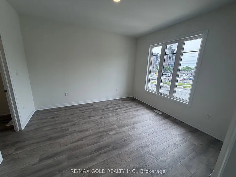 702 Front Royal St — Photo 21