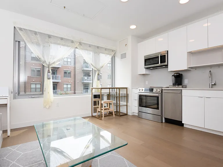 45 Lewis St #202 — Photo 4