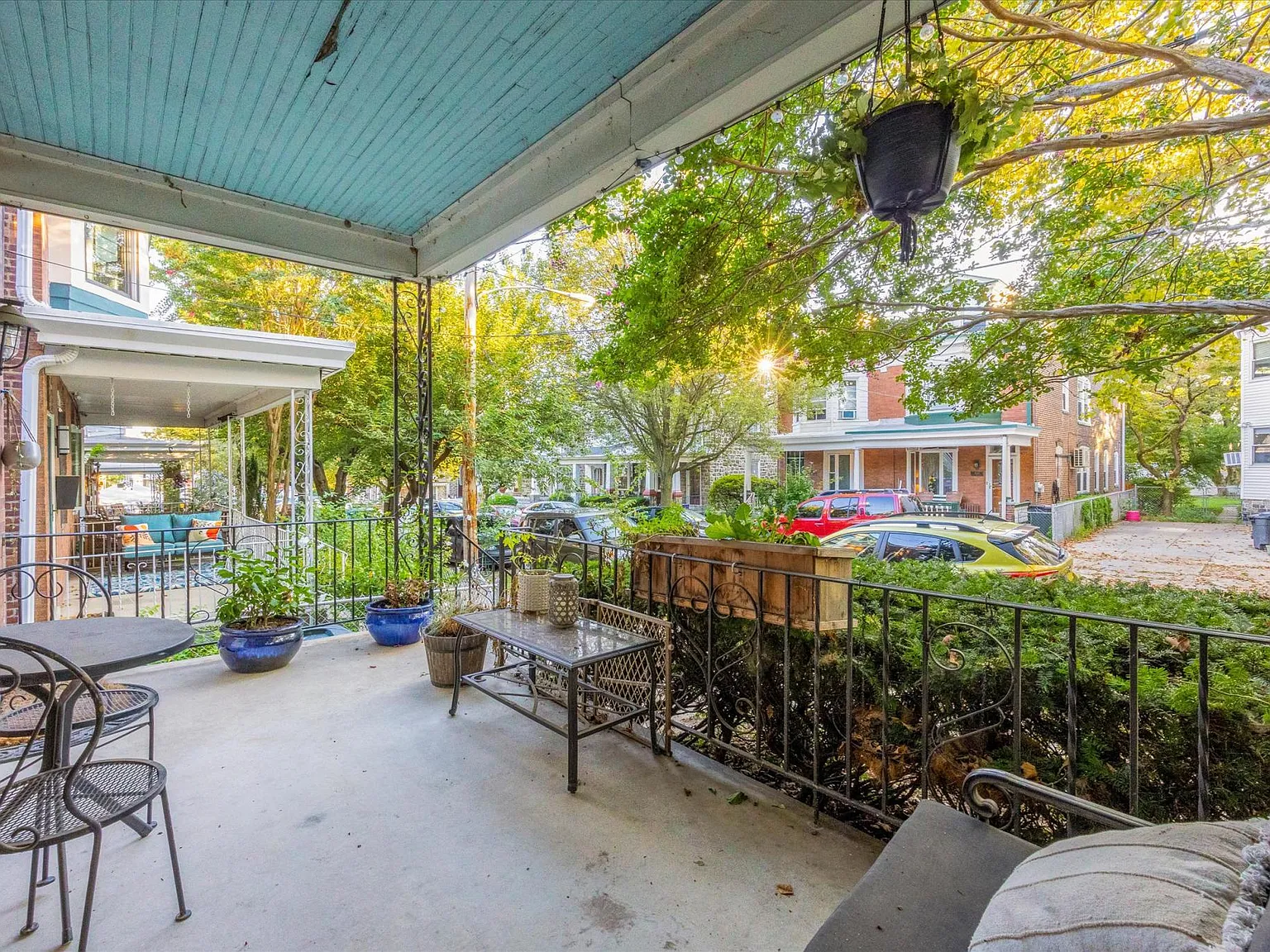 4 bed, 1.5 bath, 1760 sqft, $2,700 — Photo 3