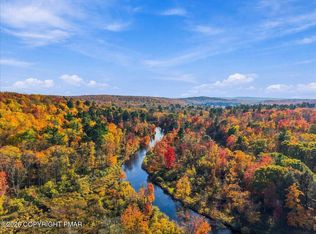 110 Riverfront Ter, Pocono Lake, PA 18347