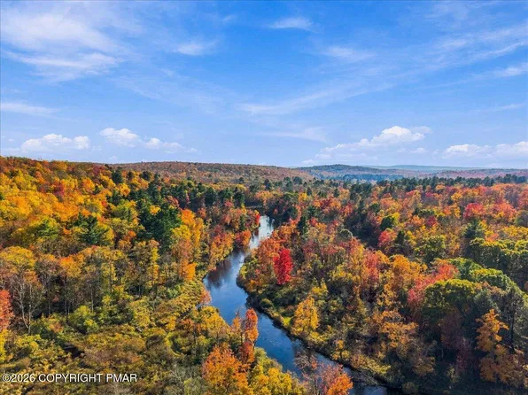 110 Riverfront Ter, Pocono Lake, PA 18347
