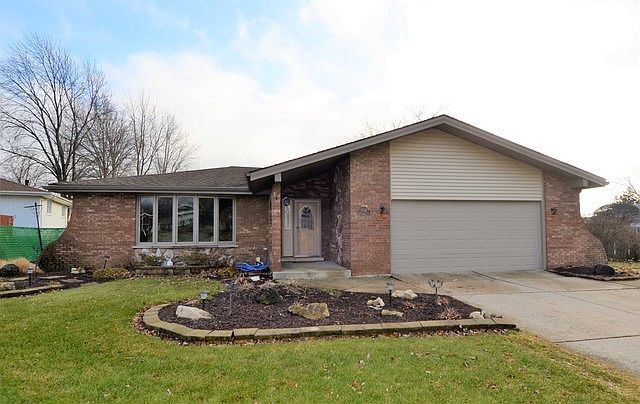 1st image of 15333 Edgewood Dr