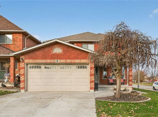 3 Jacqueline Blvd, Hamilton, ON L9B 2R1