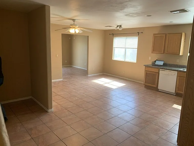 2511 E Pueblo Ave — Photo 6