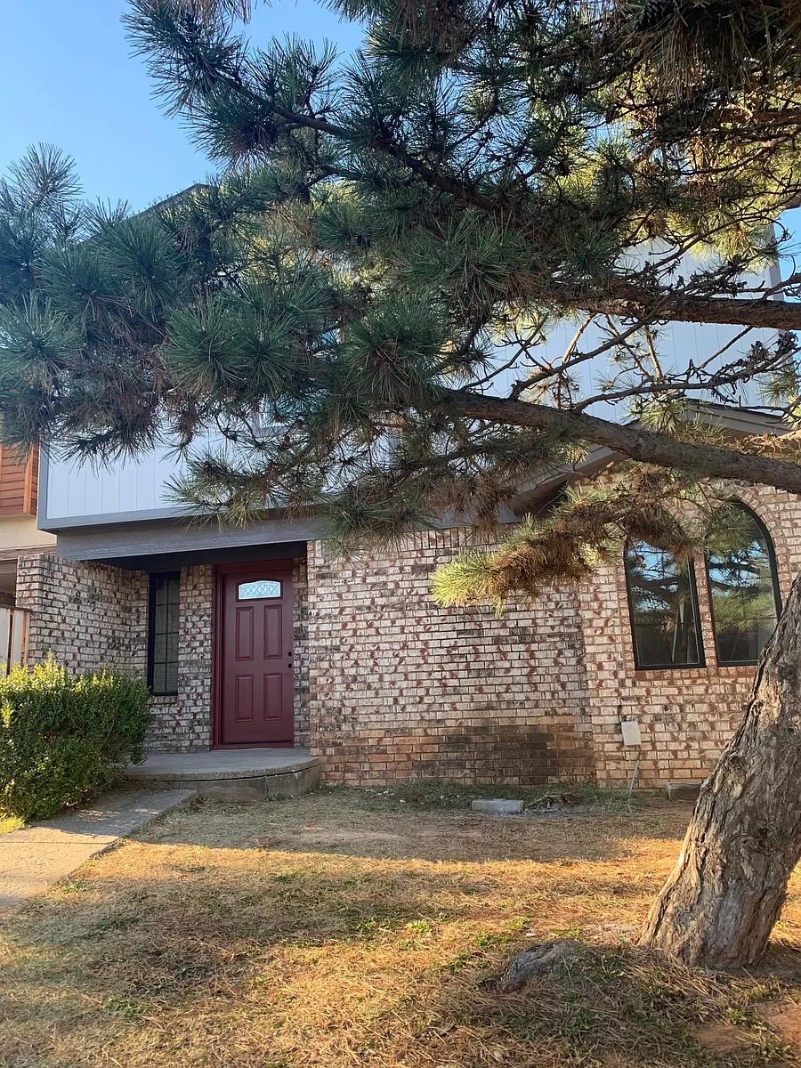 Building Photo - 10611 White Oak Canyon Rd