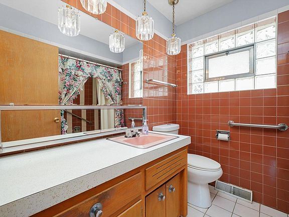 5th image of 7259 S Lawndale Ave