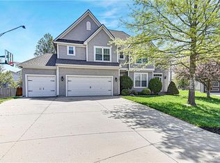 7341 Kenton St, Shawnee, KS 66227