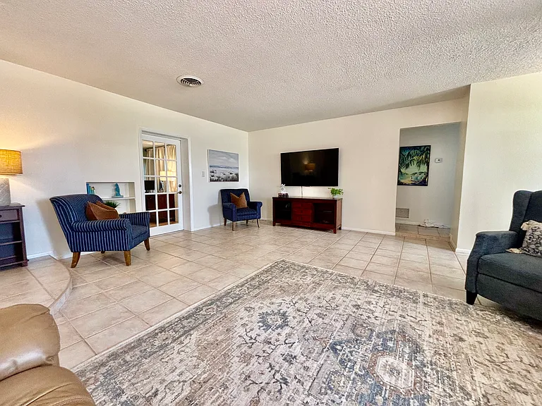430 Coconut Dr — Photo 9