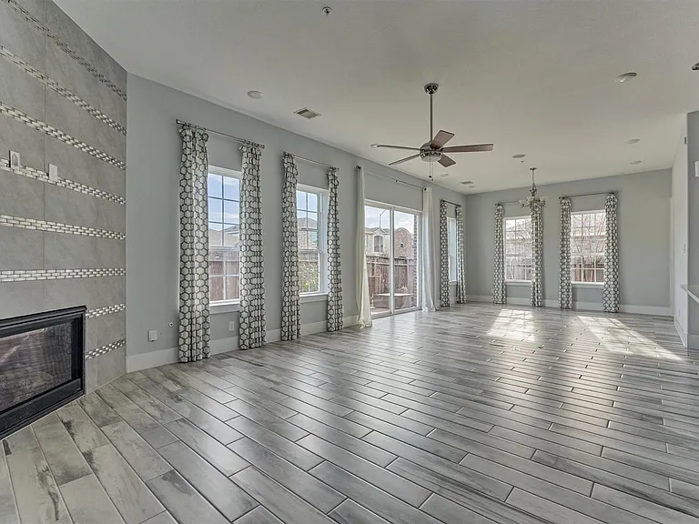 2113 Solstice Blvd — Photo 3