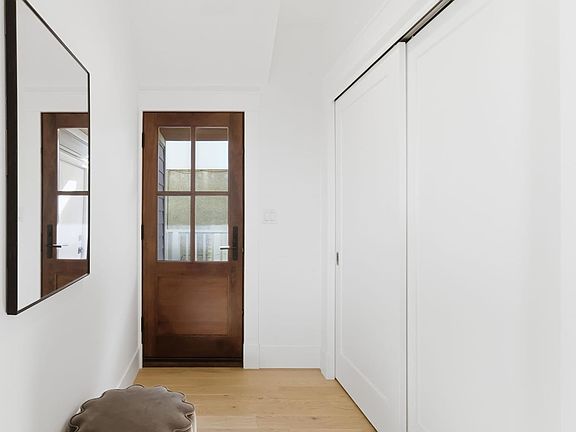 3rd image of 1915 Fernwood Rd #3