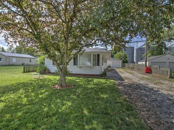 307 Shimp St, Milmine, IL 61855