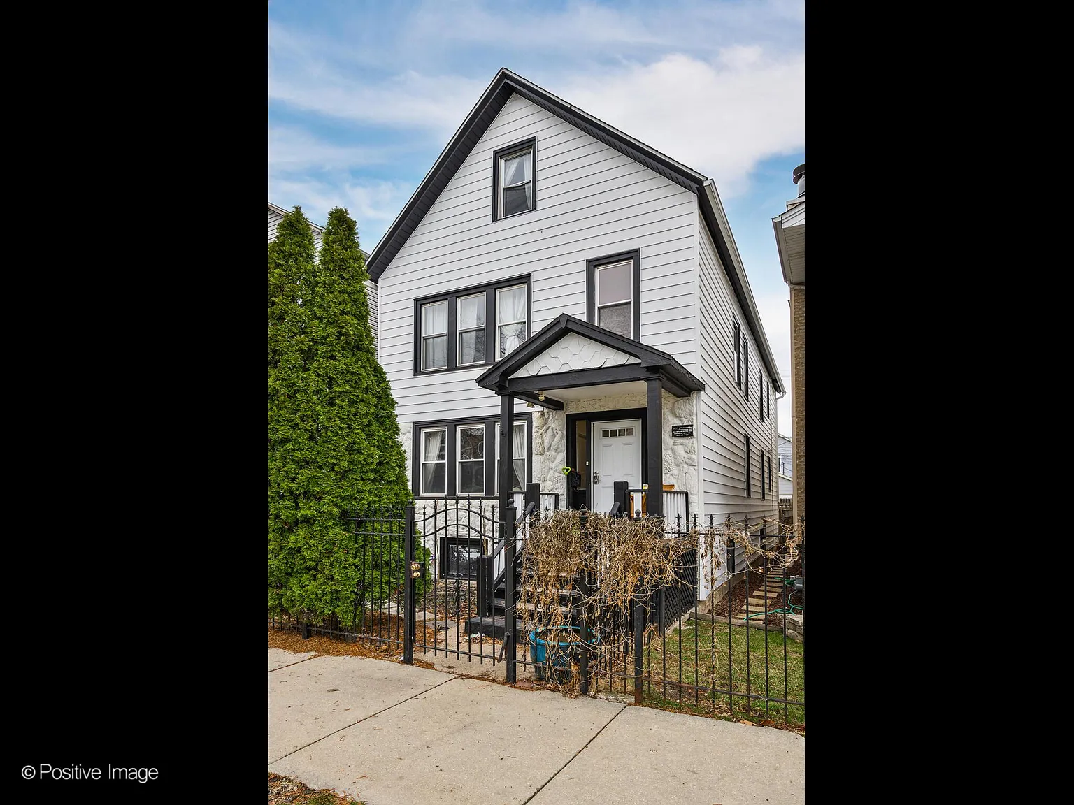 1824 N Mozart St — Photo 1