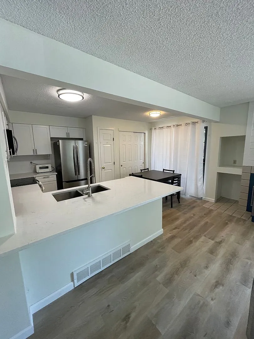 Updated 2BD/2BA Condo in Desirable Gunbarrel Location - Available September 16th — Photo 1