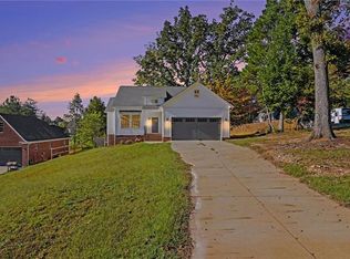 108 Daniels St, Randleman, NC 27317