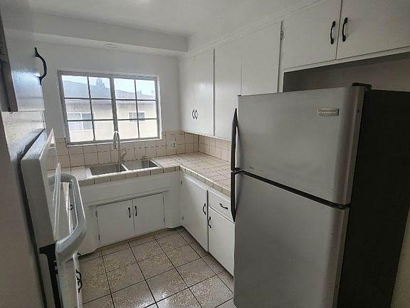 2nd image of 215 E Plymouth St #3