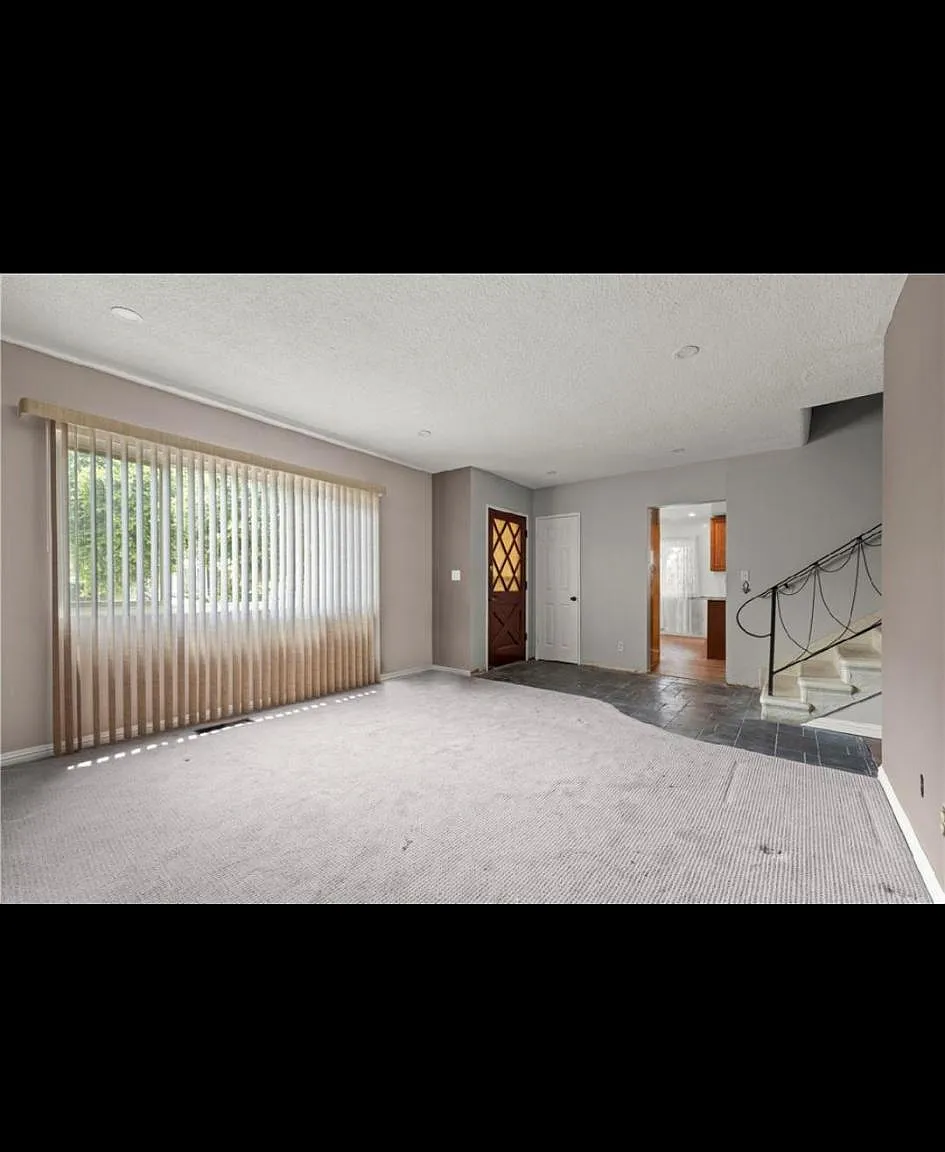 719 Camulos St — Photo 1