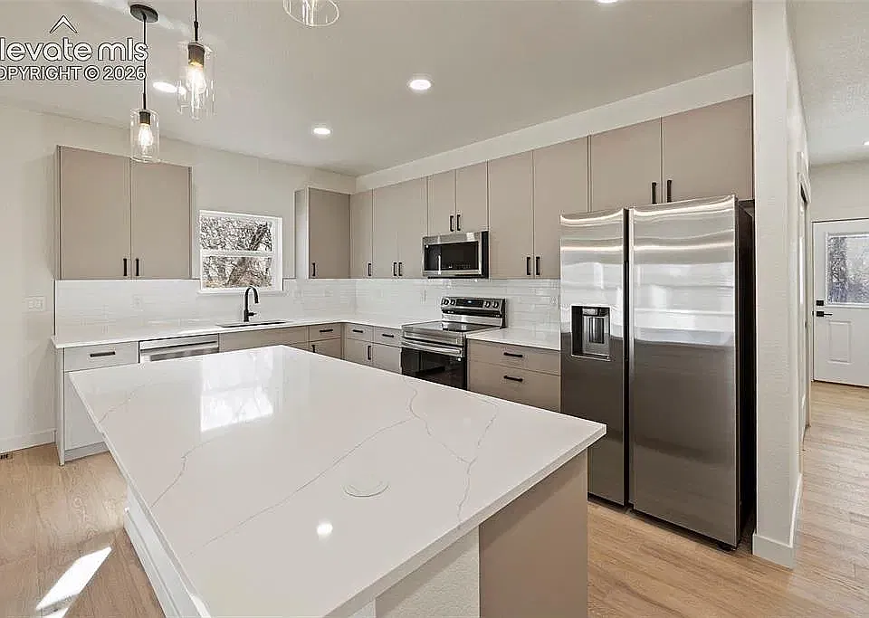 1513 Monterey Way