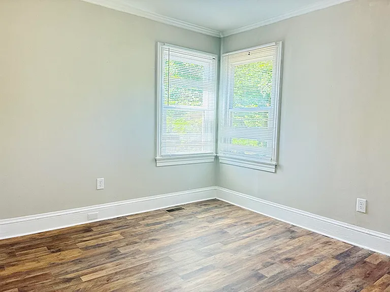 1030 Caldwell St — Photo 5