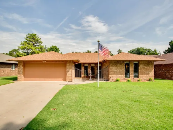 2076 Lantern Ln, Enid, OK 73703