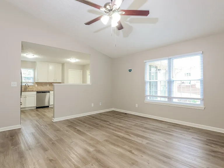 7352 Southern Lakes Dr — Photo 4