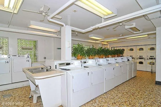 Modern laundry room