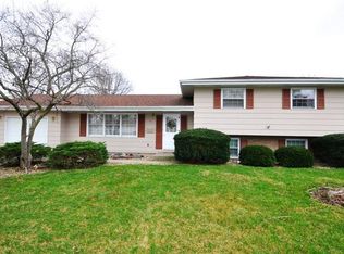 728 Maple Ln, Crown Point, IN 46307