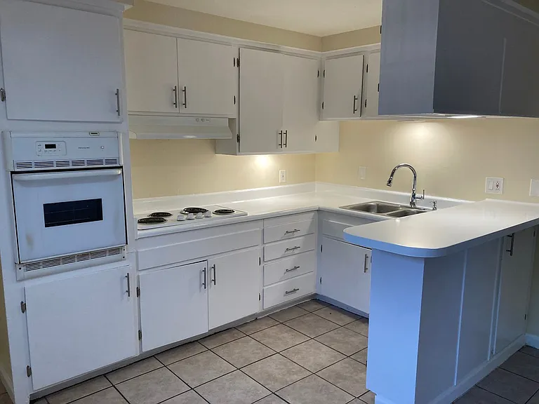 52nd Street Apartments — Photo 25