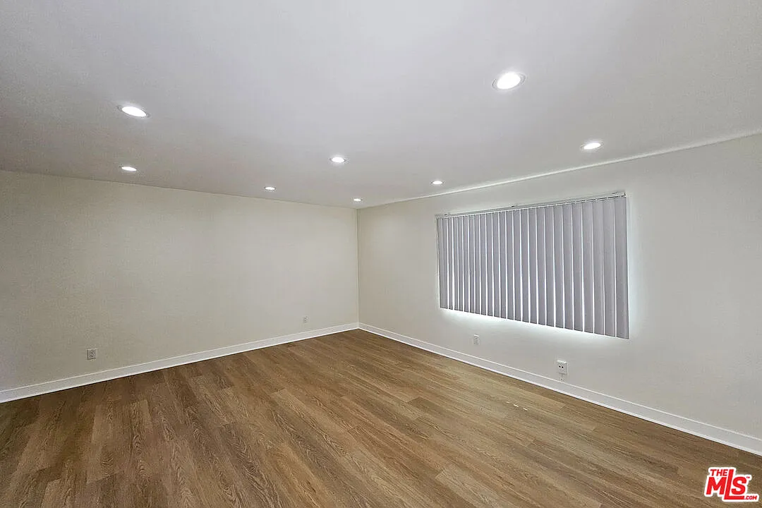 2 bed, 1.0 bath, 950 sqft, $2,800 — Photo 4