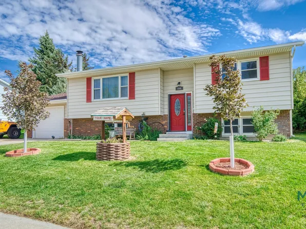 806 Apricot St, Gillette, WY 82716