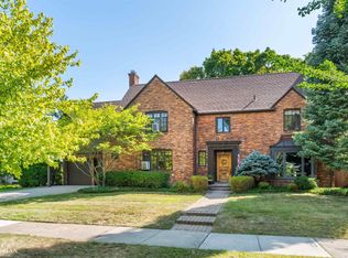 440 University Pl, Grosse Pointe, MI 48230
