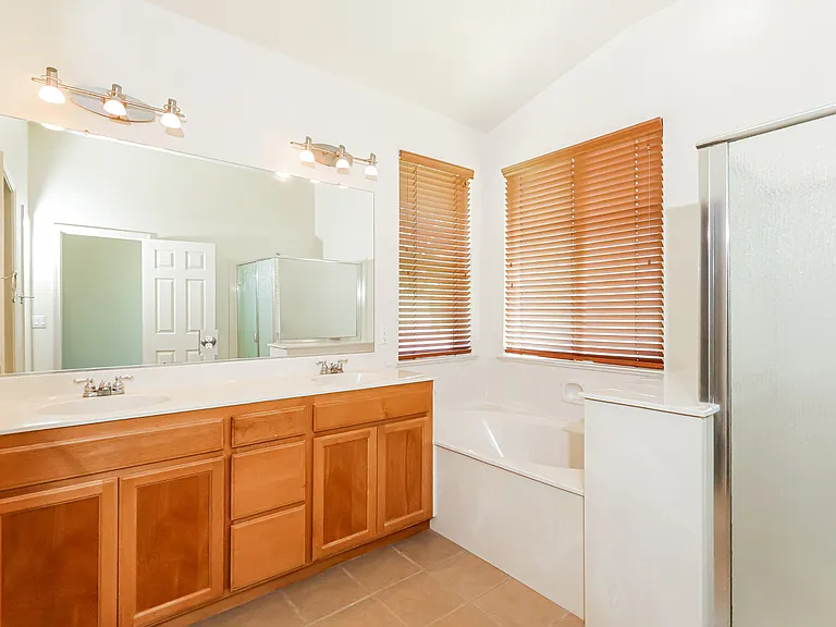 936 Heartland Dr — Photo 6