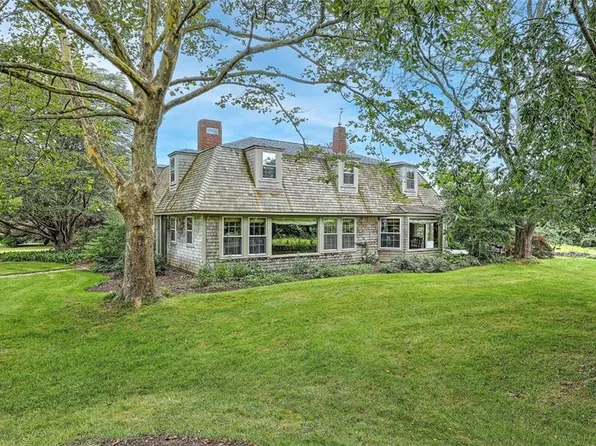1 Winslow Rd, Little Compton, RI 02837
