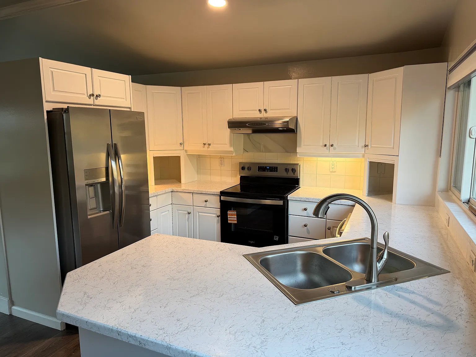 4 bed, 1630 sqft, $4,500 — Photo 3