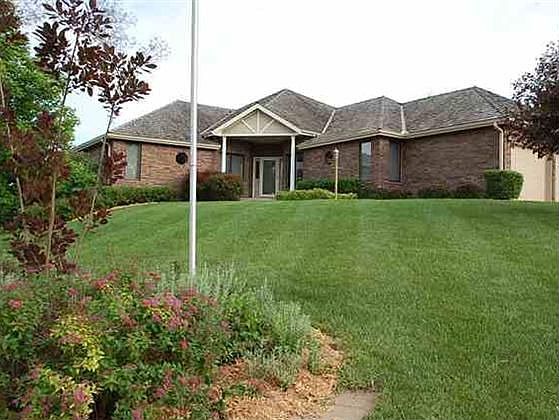 2nd image of 6103 SW 39th Cir