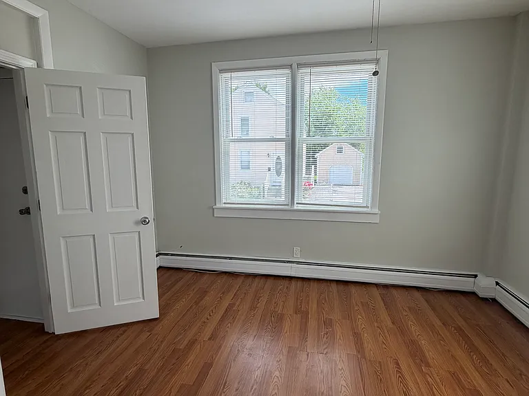 35 Catherine St #1 — Photo 2
