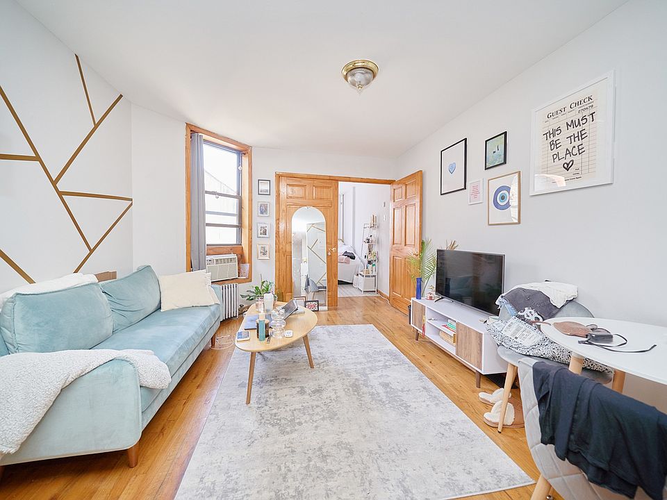 1st image of 331 W 43rd St APT 5D