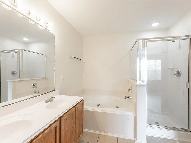 16522 Grenada Falls Dr — Photo 17