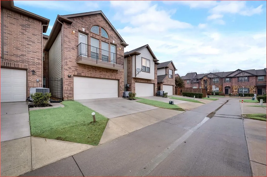 2 bed, 2065 sqft, $2,595 — Photo 2