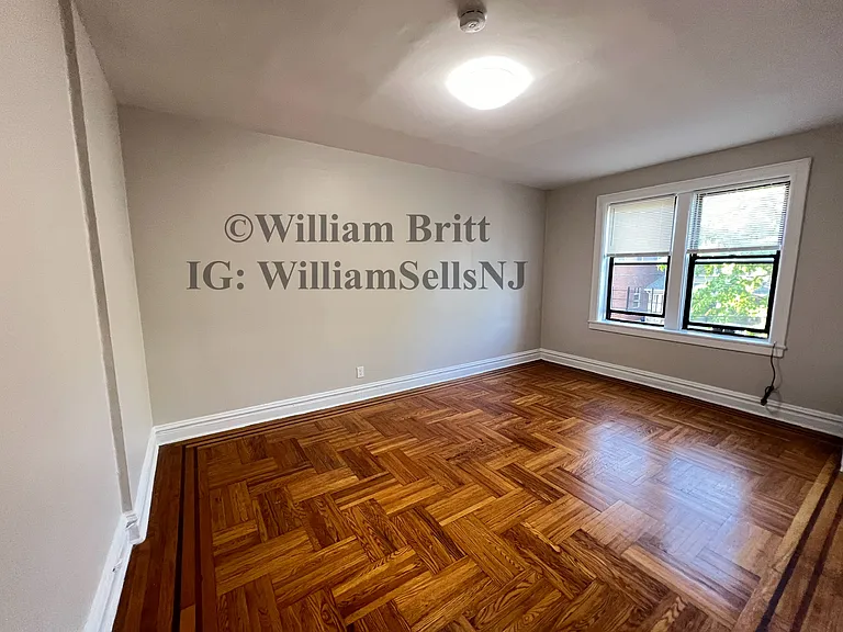 115-117 Fairview Ave #39 — Photo 7