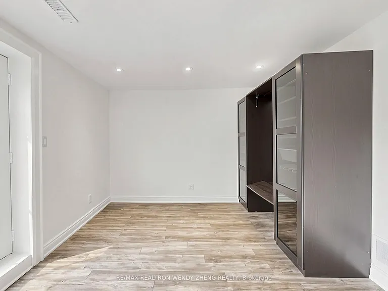 18 King Richard Ct #LOWER — Photo 15
